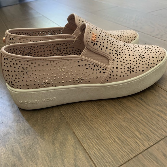 Michael Kors Flats - Picture 3 of 6